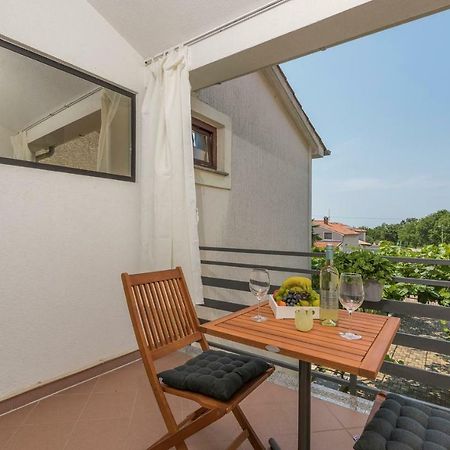 Apartment Green With Balcony Nova Vas  Eksteriør bilde