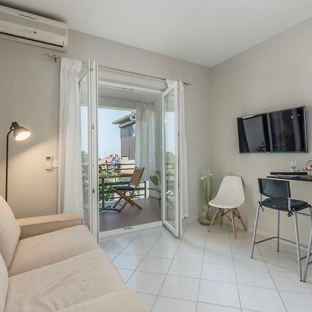 Apartment Green With Balcony Nova Vas  Eksteriør bilde