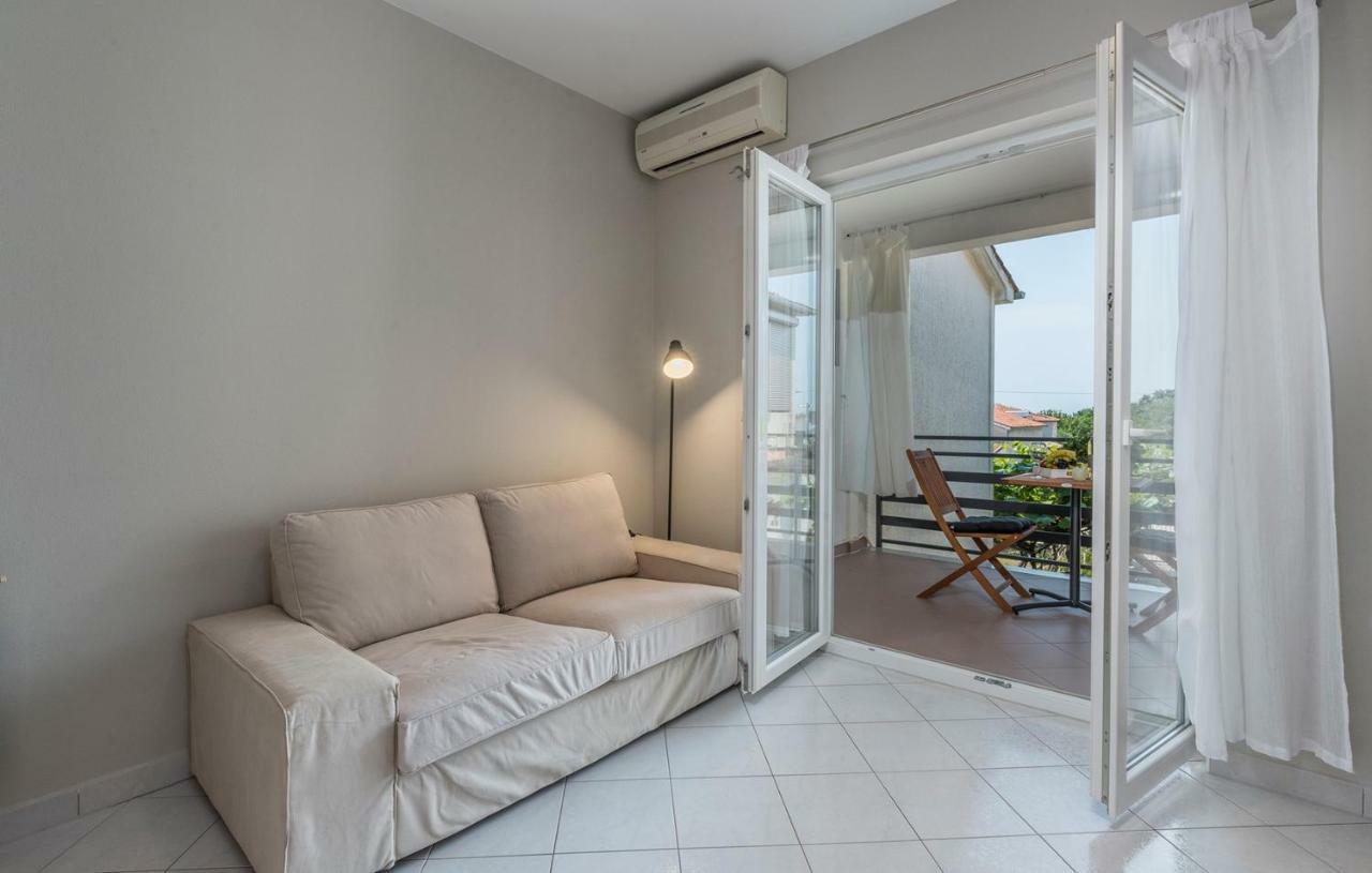 Apartment Green With Balcony Nova Vas  Eksteriør bilde