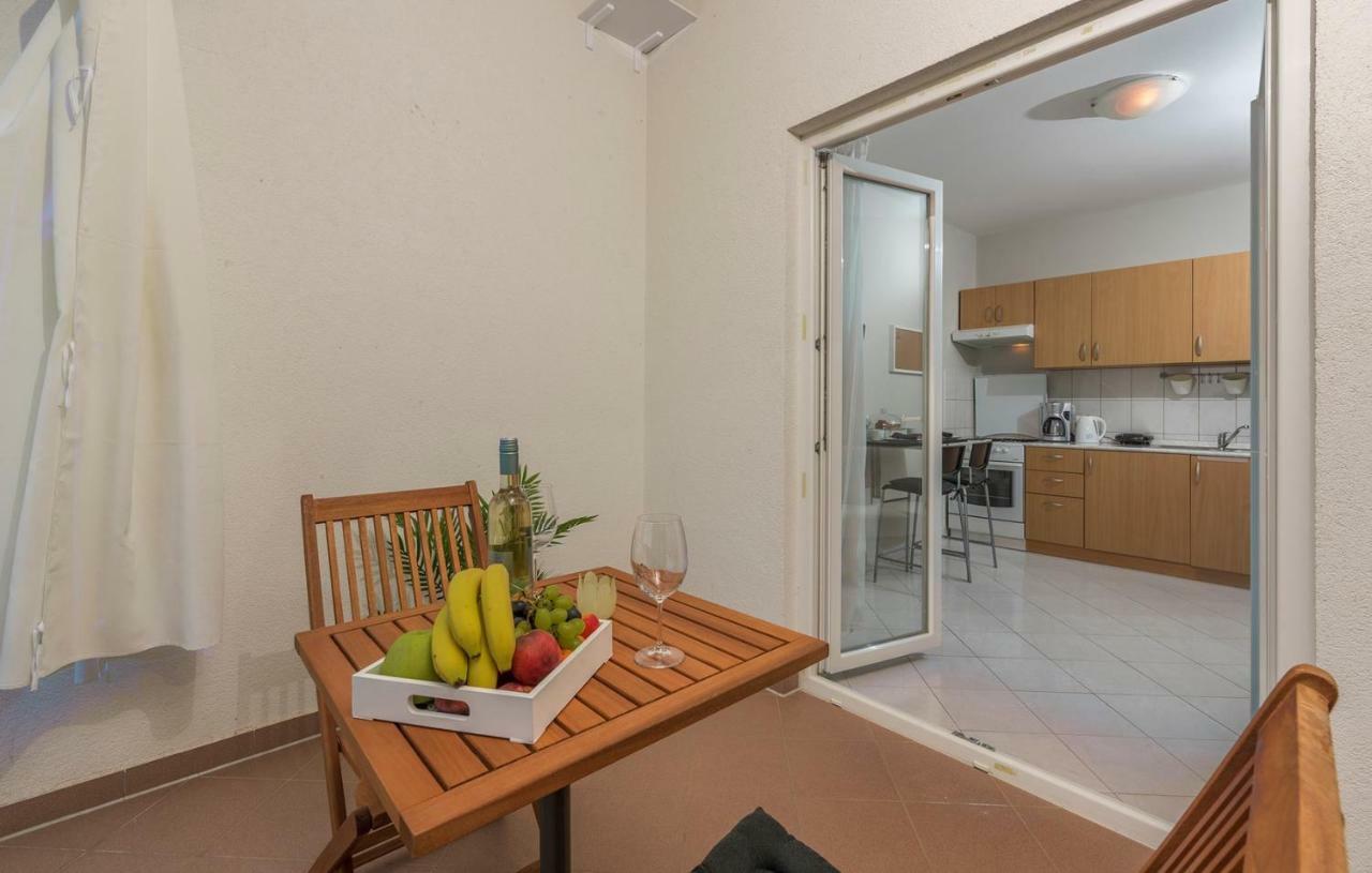 Apartment Green With Balcony Nova Vas  Eksteriør bilde