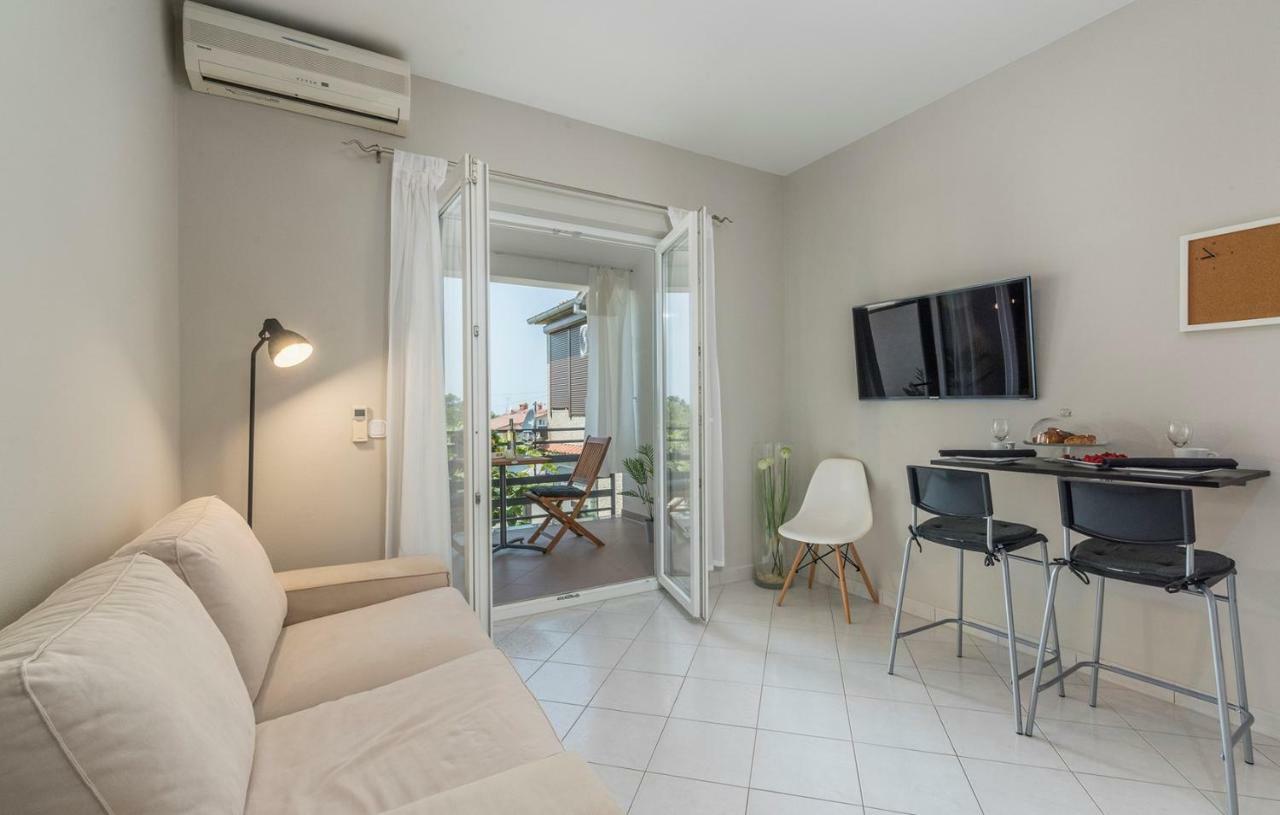 Apartment Green With Balcony Nova Vas  Eksteriør bilde