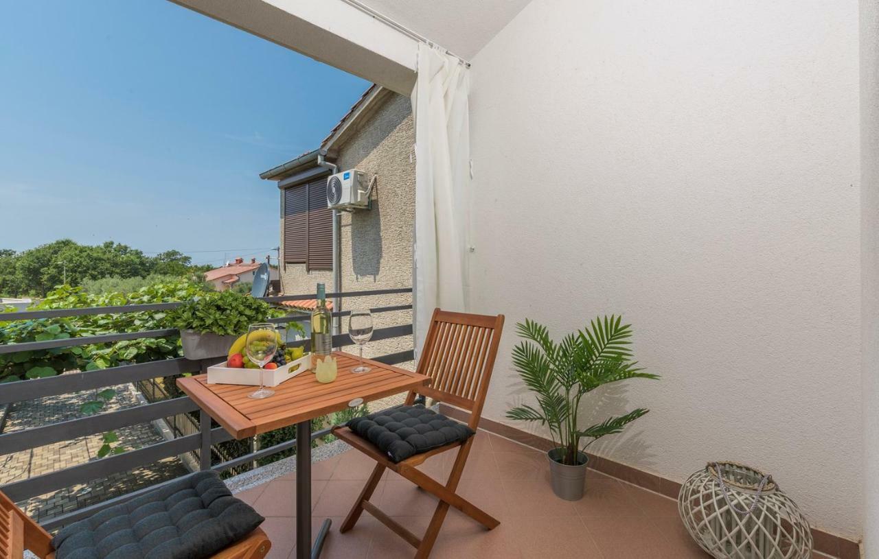 Apartment Green With Balcony Nova Vas  Eksteriør bilde